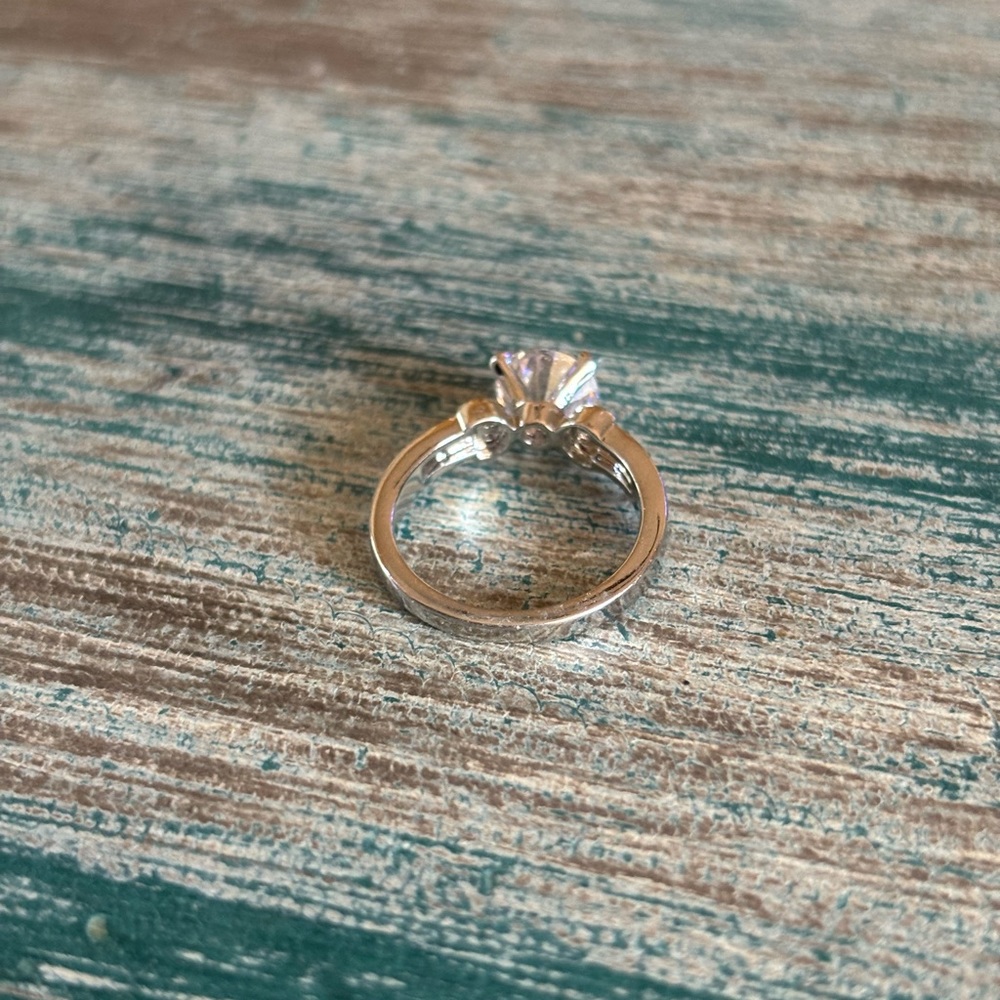 Rhinestone ring; Size 5 - Picture 3 of 4